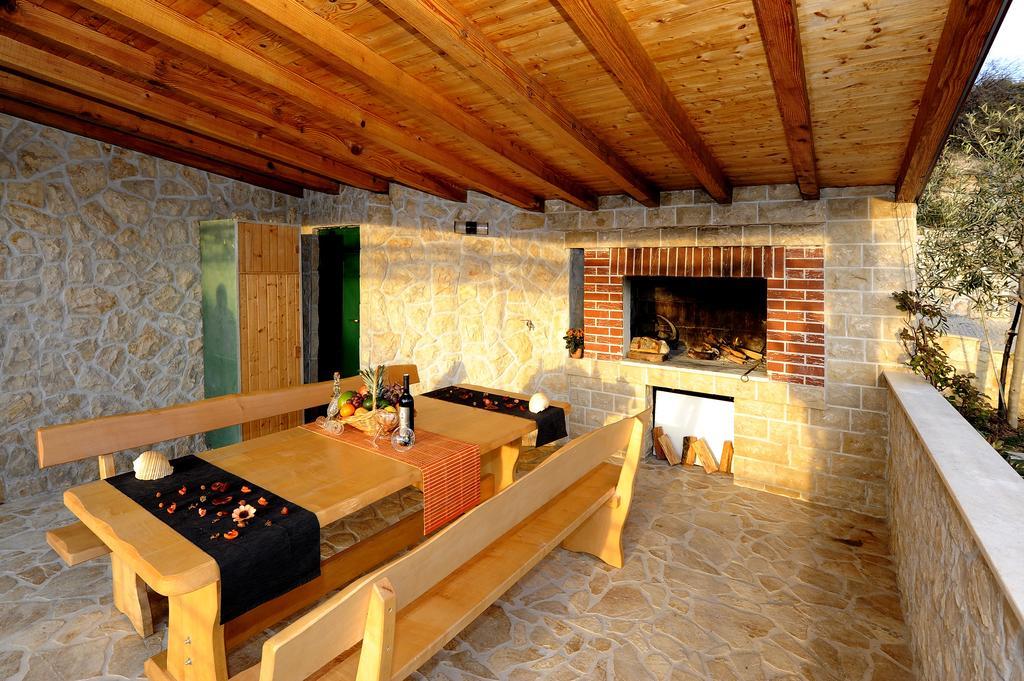 Holiday Home Mirna Vala Sevid Exterior foto
