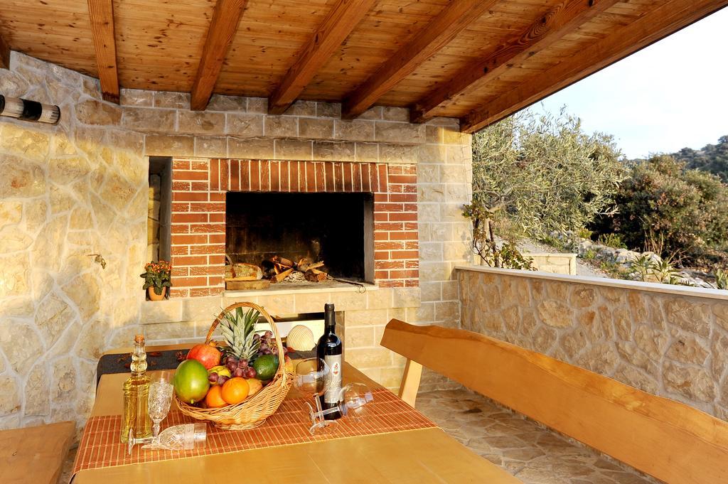 Holiday Home Mirna Vala Sevid Exterior foto