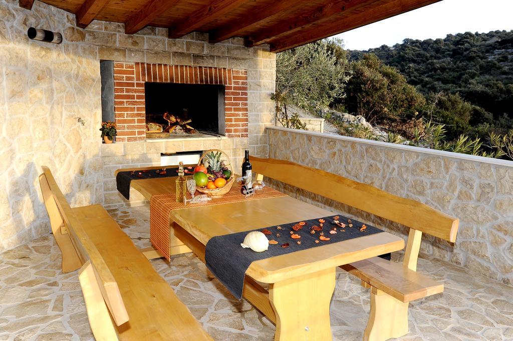 Holiday Home Mirna Vala Sevid Exterior foto