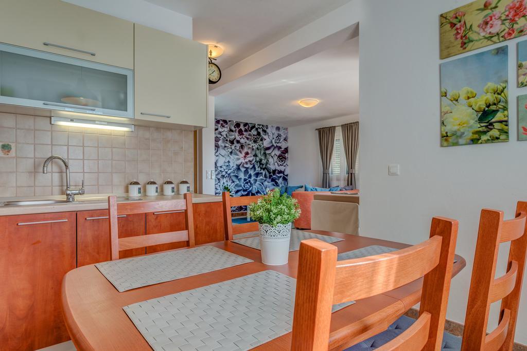 Holiday Home Mirna Vala Sevid Exterior foto