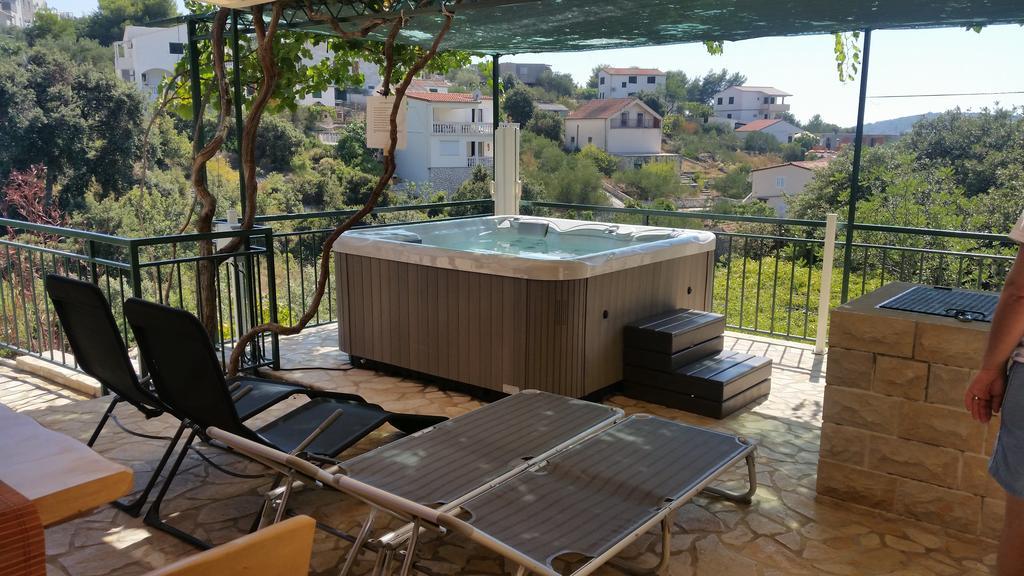 Holiday Home Mirna Vala Sevid Exterior foto