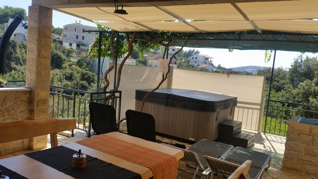 Holiday Home Mirna Vala Sevid Exterior foto