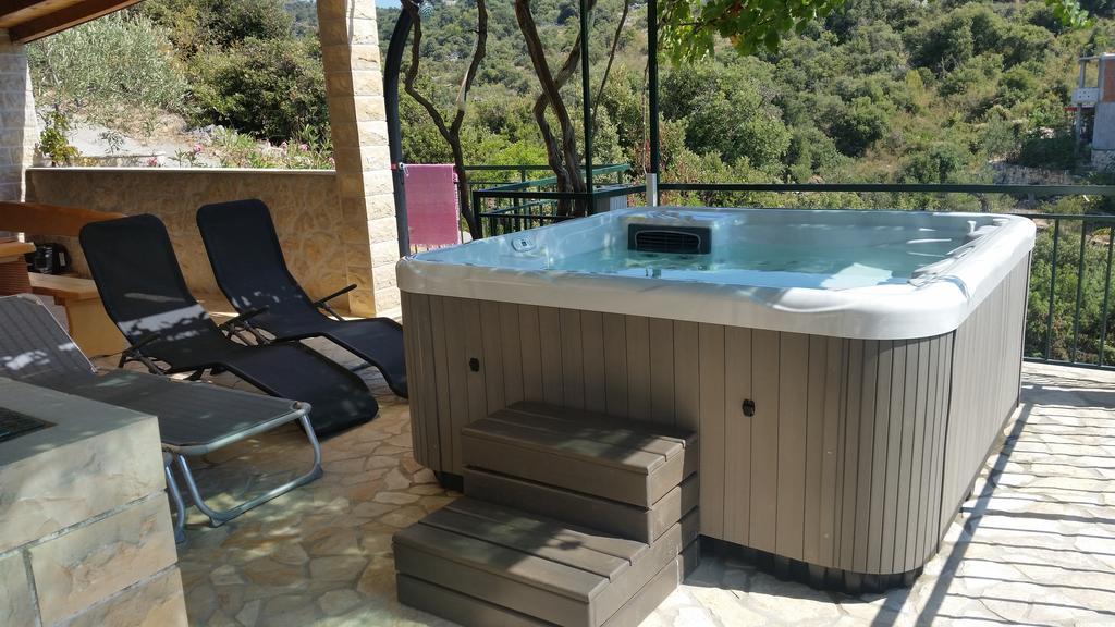 Holiday Home Mirna Vala Sevid Exterior foto
